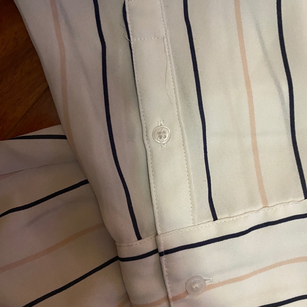 Express Blouse - Picture 6 of 6